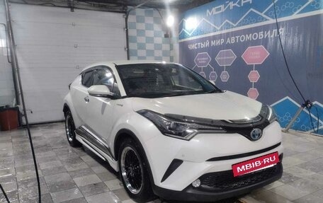 Toyota C-HR I рестайлинг, 2017 год, 1 750 000 рублей, 2 фотография