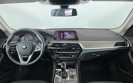 BMW 5 серия, 2019 год, 3 652 000 рублей, 10 фотография