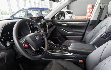 Toyota Highlander, 2026 год, 6 090 000 рублей, 15 фотография