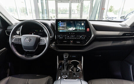 Toyota Highlander, 2026 год, 6 090 000 рублей, 18 фотография