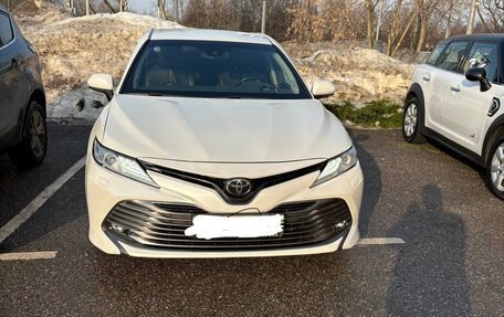Toyota Camry, 2018 год, 2 700 000 рублей, 4 фотография