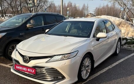 Toyota Camry, 2018 год, 2 700 000 рублей, 3 фотография