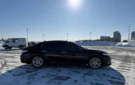 Toyota Camry, 2018 год, 2 590 000 рублей, 3 фотография