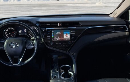 Toyota Camry, 2018 год, 2 590 000 рублей, 10 фотография