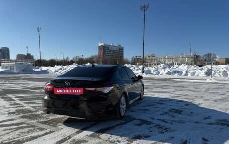 Toyota Camry, 2018 год, 2 590 000 рублей, 4 фотография