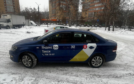 Volkswagen Polo VI (EU Market), 2019 год, 700 000 рублей, 2 фотография