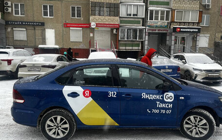 Volkswagen Polo VI (EU Market), 2019 год, 700 000 рублей, 4 фотография