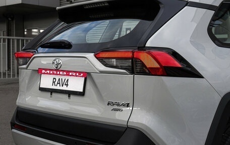 Toyota RAV4, 2025 год, 4 600 000 рублей, 9 фотография