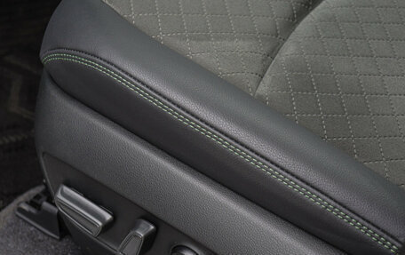 Toyota RAV4, 2025 год, 4 600 000 рублей, 24 фотография