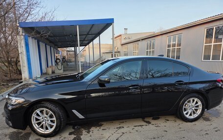 BMW 5 серия, 2021 год, 3 900 000 рублей, 2 фотография