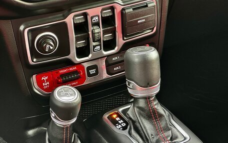 Jeep Wrangler, 2019 год, 5 800 000 рублей, 17 фотография