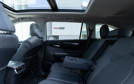 Toyota Highlander, 2025 год, 5 990 000 рублей, 13 фотография