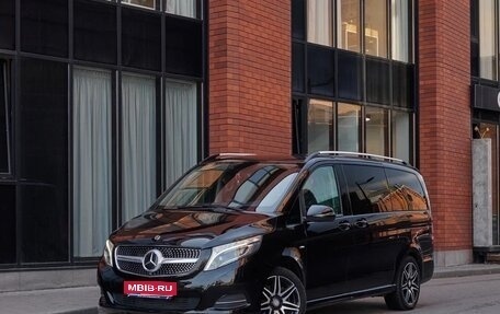 Mercedes-Benz V-Класс, 2017 год, 5 690 000 рублей, 1 фотография