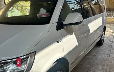 Volkswagen Caravelle T6 рестайлинг, 2018 год, 6 800 000 рублей, 6 фотография
