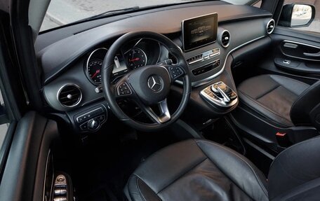 Mercedes-Benz V-Класс, 2017 год, 5 690 000 рублей, 10 фотография