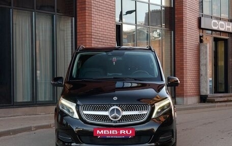 Mercedes-Benz V-Класс, 2017 год, 5 690 000 рублей, 2 фотография
