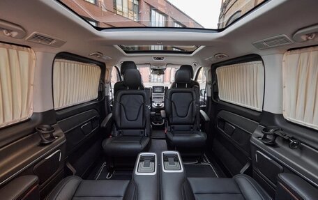 Mercedes-Benz V-Класс, 2017 год, 5 690 000 рублей, 18 фотография