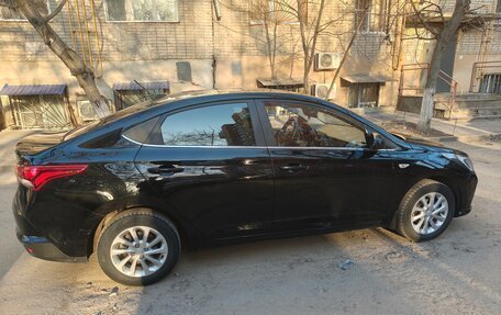 Hyundai Solaris II рестайлинг, 2021 год, 1 720 000 рублей, 7 фотография