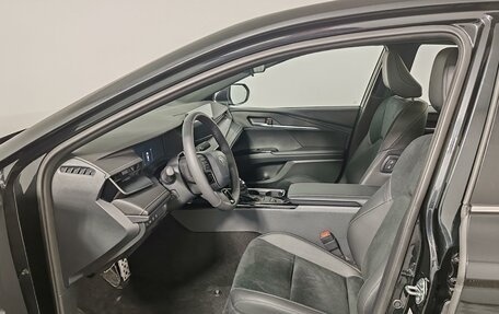 Toyota Camry, 2025 год, 5 550 000 рублей, 14 фотография