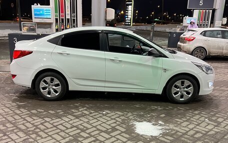 Hyundai Solaris II рестайлинг, 2016 год, 880 000 рублей, 2 фотография