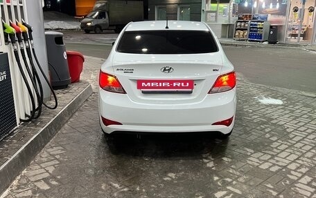 Hyundai Solaris II рестайлинг, 2016 год, 880 000 рублей, 3 фотография