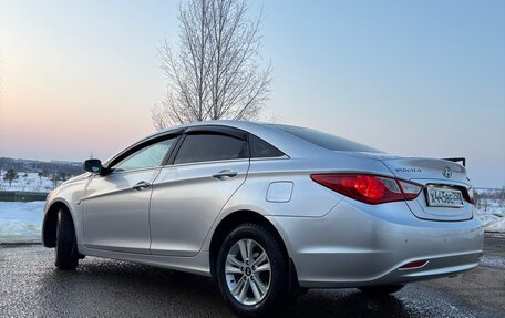 Hyundai Sonata VI, 2011 год, 900 000 рублей, 3 фотография