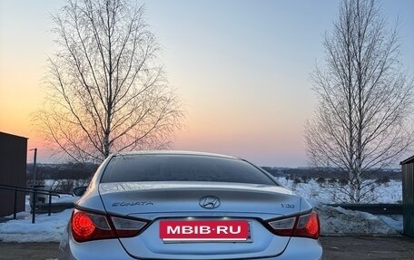 Hyundai Sonata VI, 2011 год, 900 000 рублей, 4 фотография