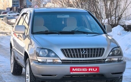 Lexus RX IV рестайлинг, 2000 год, 870 000 рублей, 11 фотография