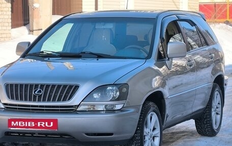 Lexus RX IV рестайлинг, 2000 год, 870 000 рублей, 13 фотография