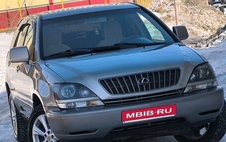 Lexus RX IV рестайлинг, 2000 год, 870 000 рублей, 2 фотография