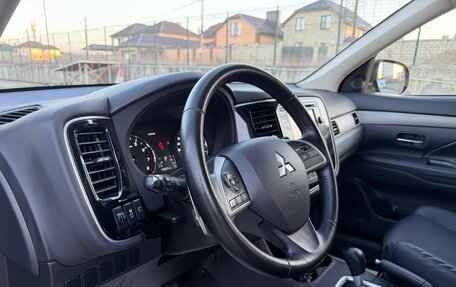 Mitsubishi Outlander III рестайлинг 3, 2014 год, 1 685 000 рублей, 16 фотография