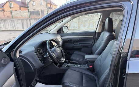 Mitsubishi Outlander III рестайлинг 3, 2014 год, 1 685 000 рублей, 17 фотография
