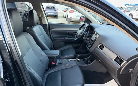 Mitsubishi Outlander III рестайлинг 3, 2014 год, 1 685 000 рублей, 26 фотография