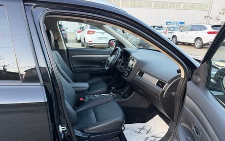 Mitsubishi Outlander III рестайлинг 3, 2014 год, 1 685 000 рублей, 24 фотография