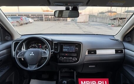 Mitsubishi Outlander III рестайлинг 3, 2014 год, 1 685 000 рублей, 25 фотография