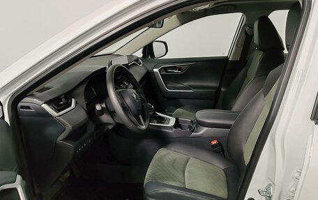 Toyota RAV4, 2025 год, 4 950 000 рублей, 17 фотография