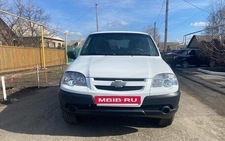 Chevrolet Niva I рестайлинг, 2019 год, 825 000 рублей, 5 фотография