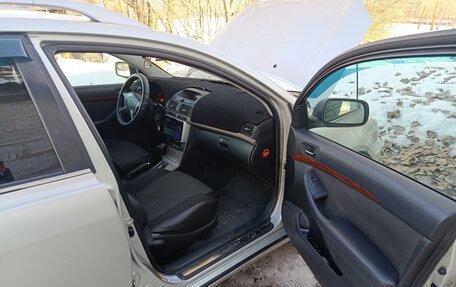 Toyota Avensis III рестайлинг, 2003 год, 580 000 рублей, 9 фотография