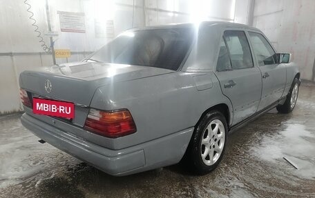Mercedes-Benz W124, 1987 год, 215 000 рублей, 2 фотография