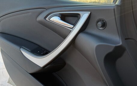 Opel Astra J, 2012 год, 800 000 рублей, 19 фотография