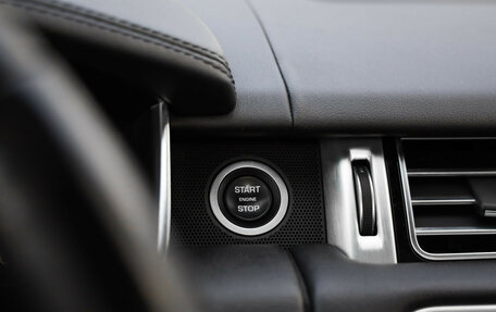 Land Rover Range Rover IV рестайлинг, 2018 год, 5 999 000 рублей, 14 фотография