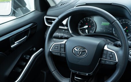 Toyota Highlander, 2026 год, 6 290 000 рублей, 30 фотография