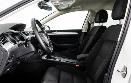 Volkswagen Passat B8 рестайлинг, 2016 год, 1 849 000 рублей, 26 фотография