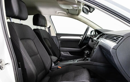 Volkswagen Passat B8 рестайлинг, 2016 год, 1 849 000 рублей, 27 фотография