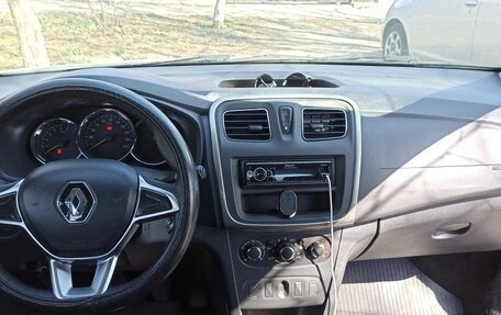 Renault Logan II, 2020 год, 700 000 рублей, 4 фотография