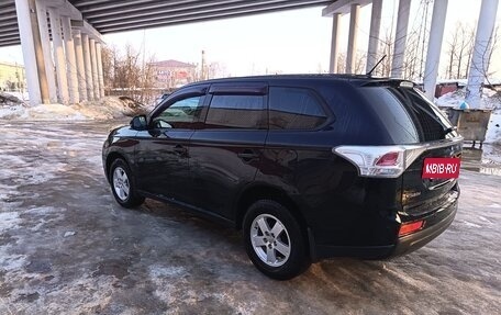 Mitsubishi Outlander III рестайлинг 3, 2013 год, 1 100 000 рублей, 5 фотография