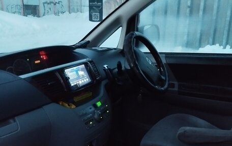 Toyota Noah III, 2006 год, 1 100 000 рублей, 4 фотография