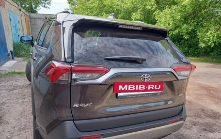 Toyota RAV4, 2021 год, 4 000 000 рублей, 2 фотография