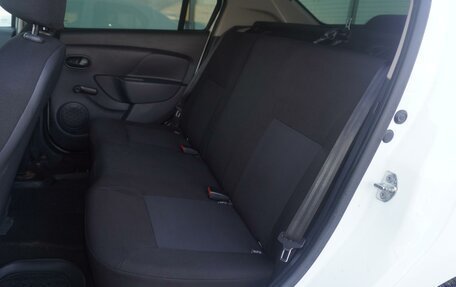 Renault Logan II, 2017 год, 670 333 рублей, 13 фотография