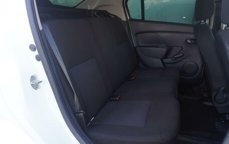 Renault Logan II, 2017 год, 670 333 рублей, 11 фотография